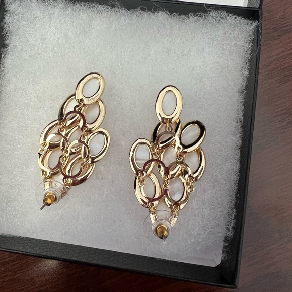 The Loft Mother of Pearl Chandelier earrings - Picture 4 of 4